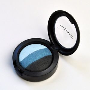 MAC "Blue My Mind" Mineralize Eyeshadow Trio💙